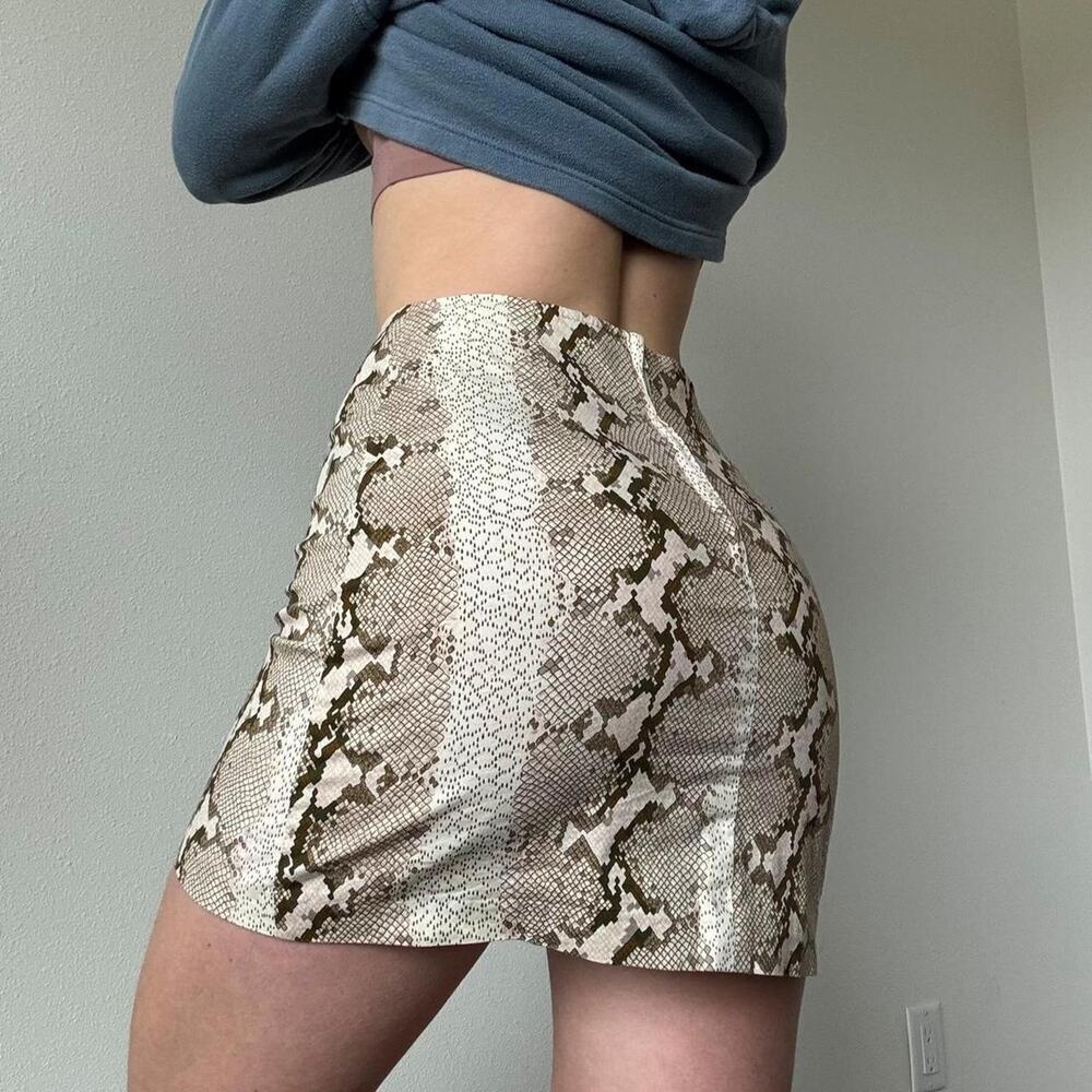 Y2k XOXO tan and brown snake skin mini skirt